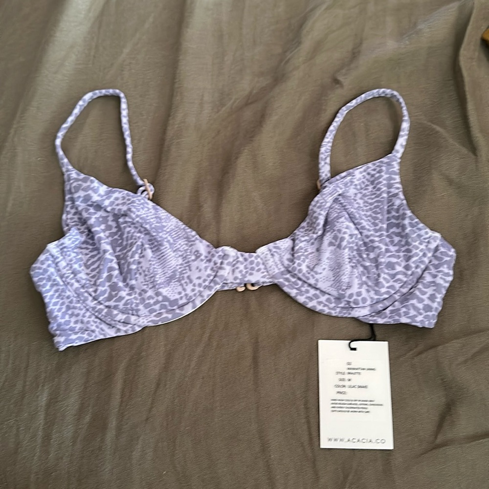 ACACIA TOP